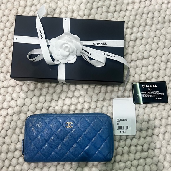 Chanel Caviar Quilted L Gusset Zip Around Wallet Blue - Picture 4 of 13